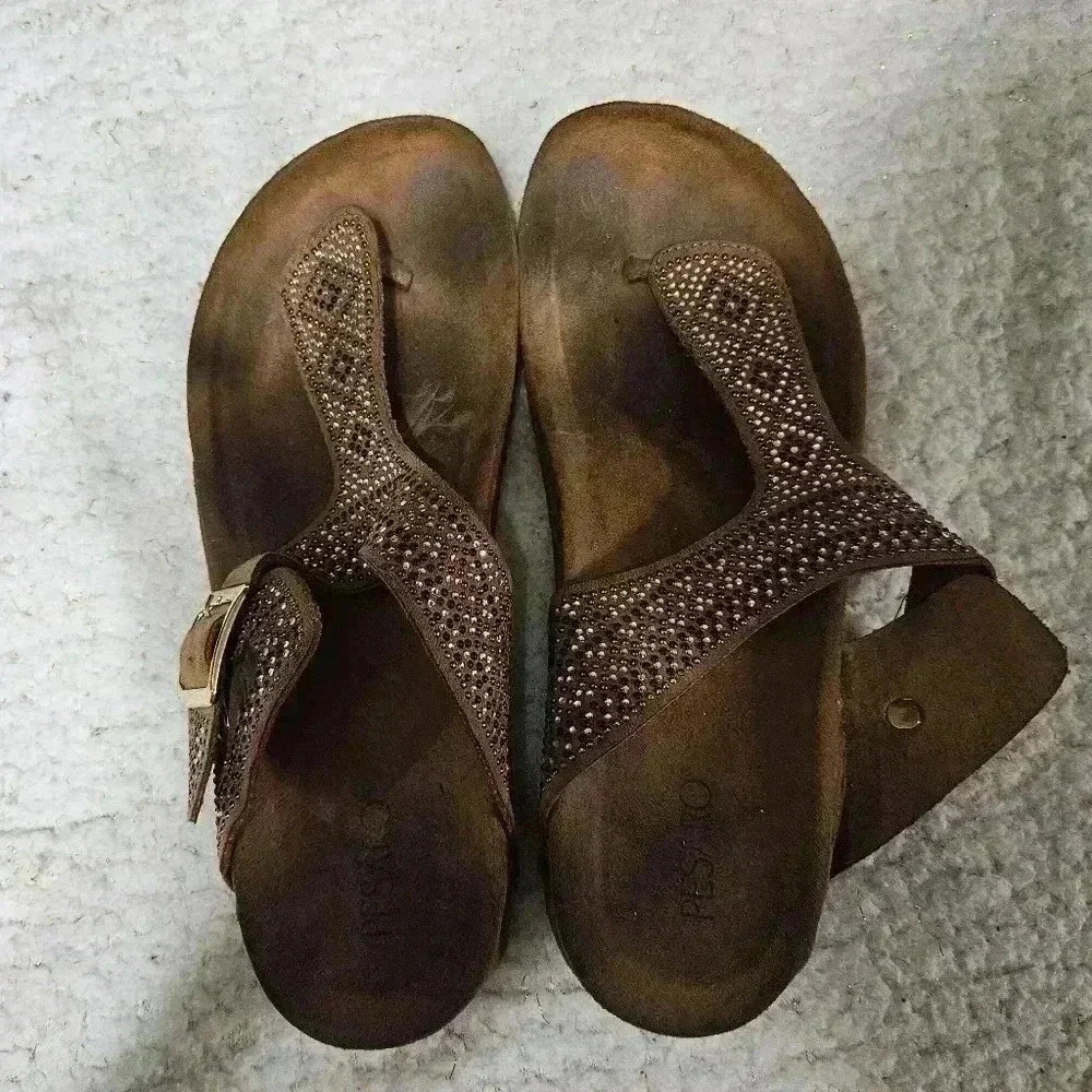 Pesaro brown sandals!